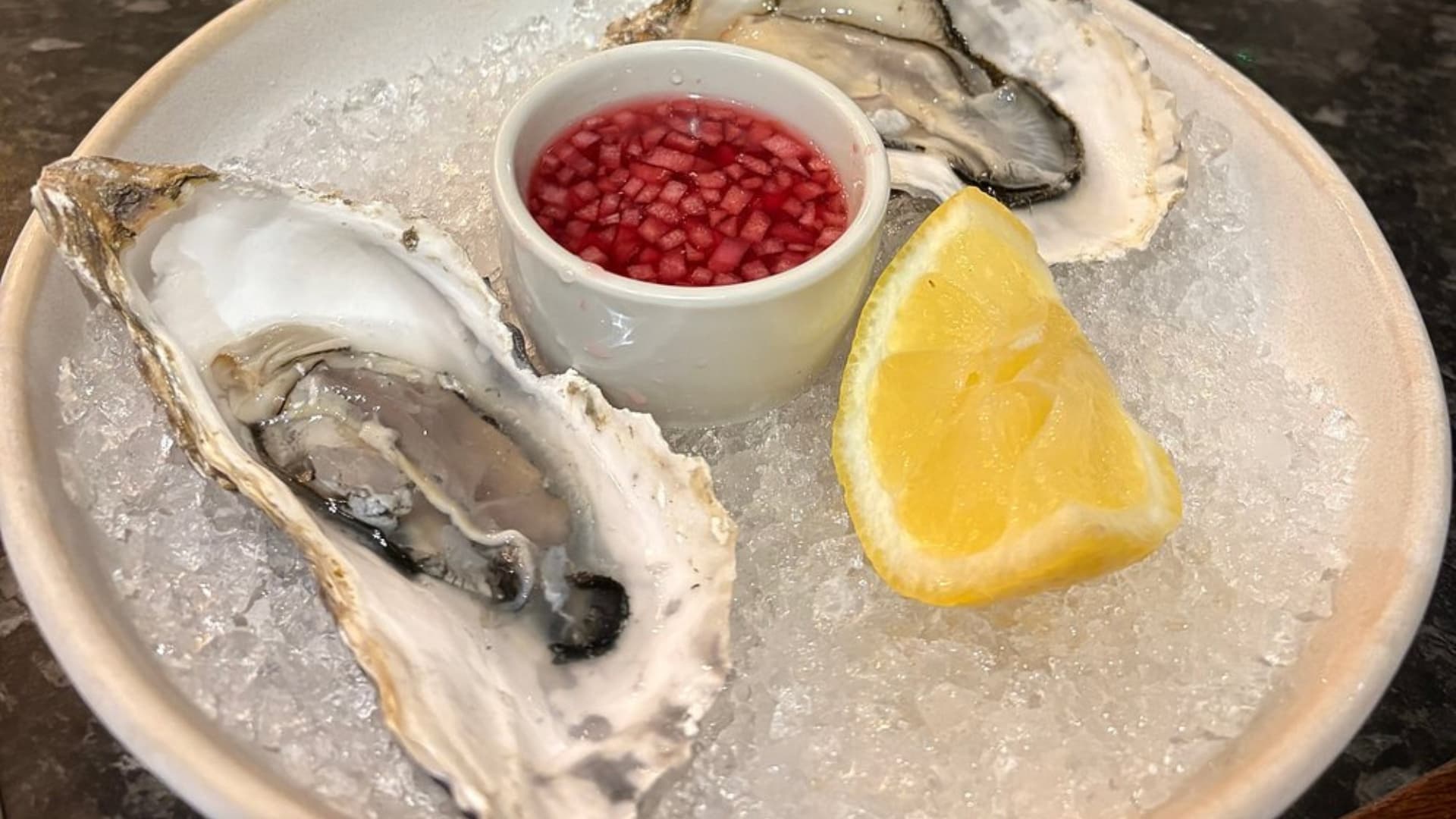 Fresh oysters on ice